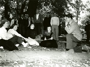 Image description is not available for 1955.012